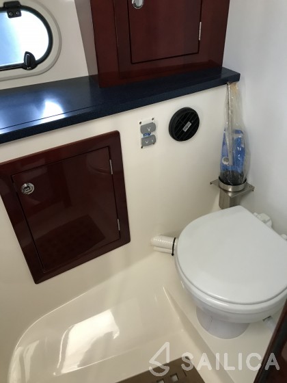 Aquador 28 HT - Yacht Charter Sailica