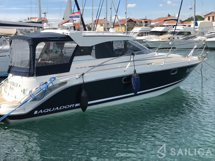 Aquador 28 HT - Yacht Charter Sailica