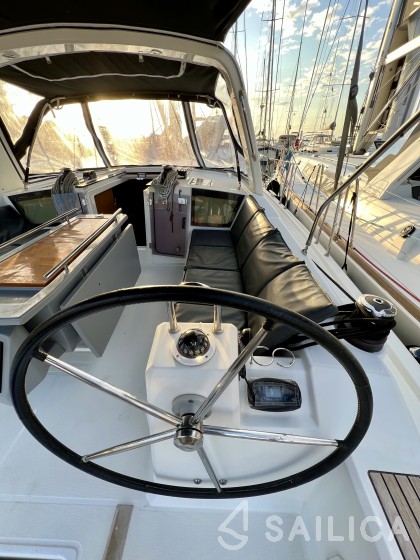 Oceanis 41.1 - Yacht Charter Sailica