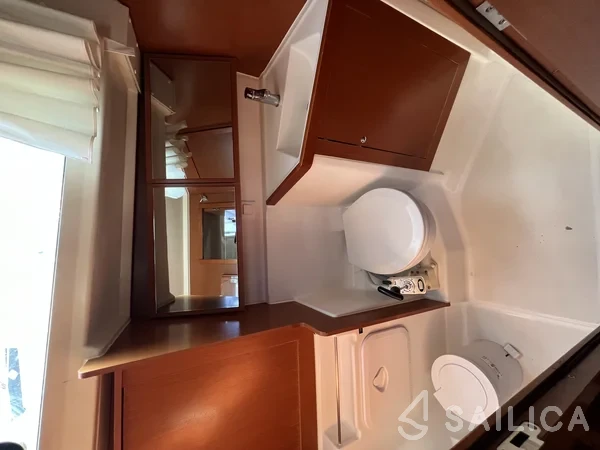 Oceanis 41.1 - Yacht Charter Sailica