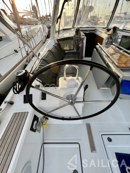 Oceanis 41.1 - Yacht Charter Sailica