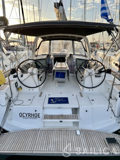 Oceanis 41.1 - Yacht Charter Sailica