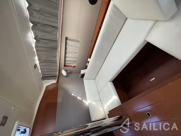 Oceanis 41.1 - Yacht Charter Sailica