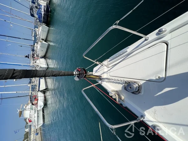 Oceanis 41.1 - Yacht Charter Sailica