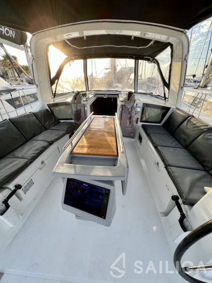 Oceanis 41.1 - Yacht Charter Sailica