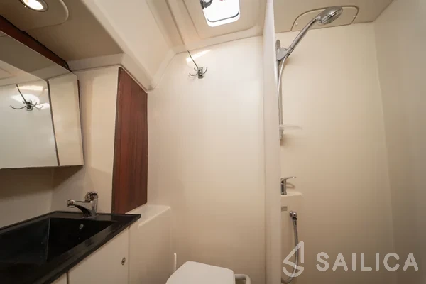 Dufour 425 Grand Large - Yacht Charter Sailica