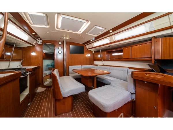 Dufour 425 Grand Large - Yacht Charter Sailica