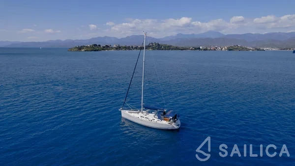 Dufour 425 Grand Large - Yacht Charter Sailica