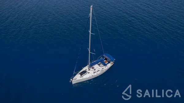 Dufour 425 Grand Large - Yacht Charter Sailica