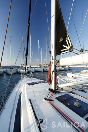 Bavaria 46 Cruiser - Yacht Charter Sailica