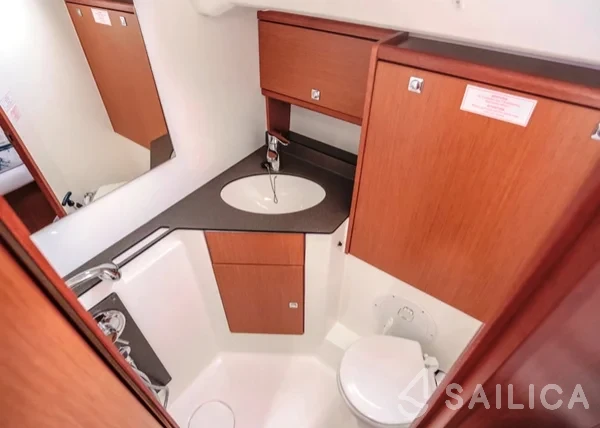 Bavaria 46 Cruiser - Yacht Charter Sailica