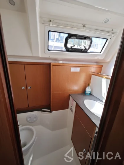 Bavaria 37 Cruiser - Yacht Charter Sailica