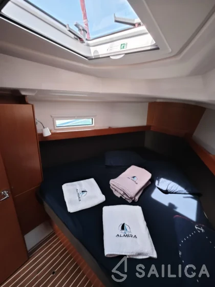 Bavaria 37 Cruiser - Yacht Charter Sailica