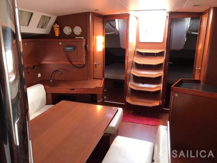 Oceanis 45 - Yacht Charter Sailica