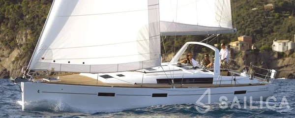 Oceanis 45 - Yacht Charter Sailica