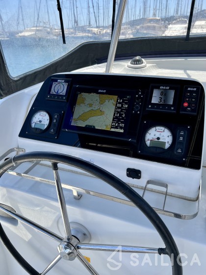 Lagoon 42 - Yacht Charter Sailica