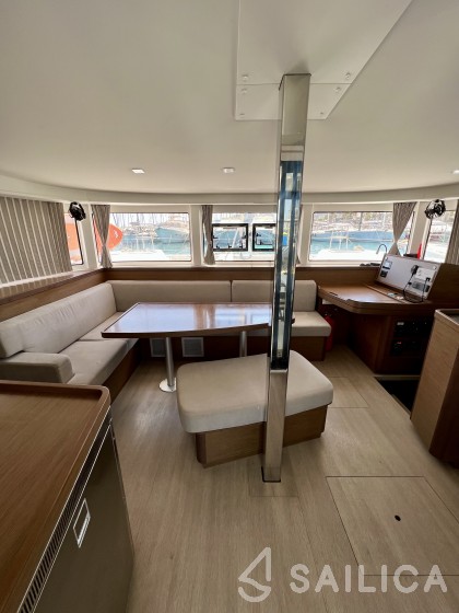 Lagoon 42 - Yacht Charter Sailica