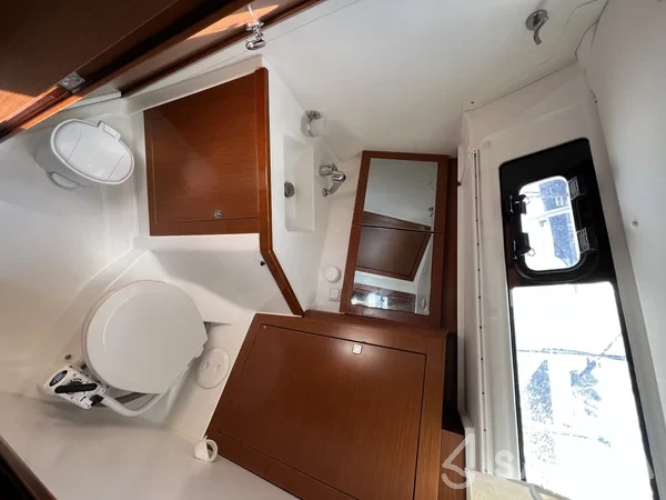 Oceanis 45 - Yacht Charter Sailica