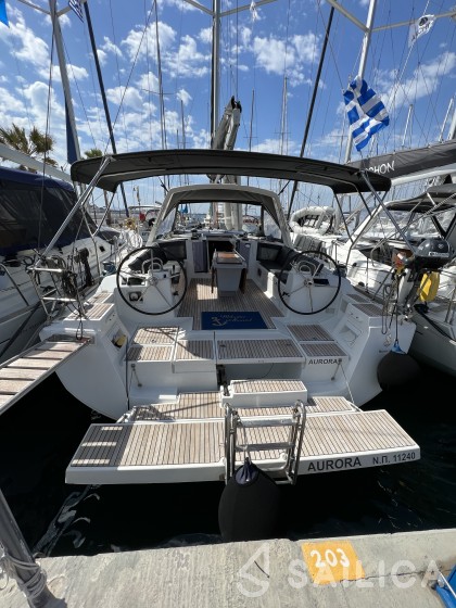 Oceanis 45 - Yacht Charter Sailica
