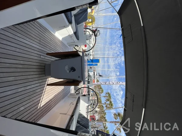 Oceanis 45 - Yacht Charter Sailica