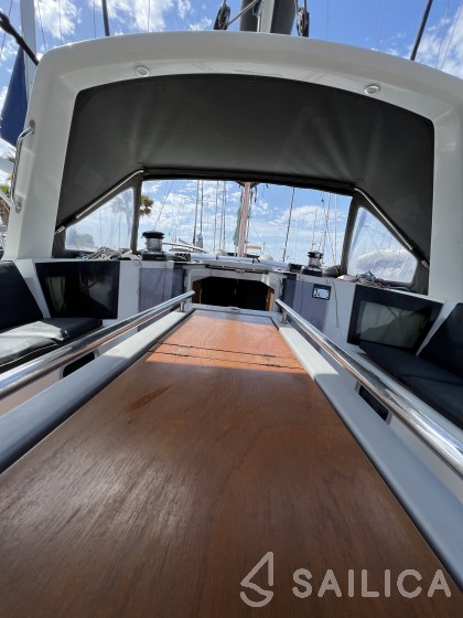 Oceanis 45 - Yacht Charter Sailica