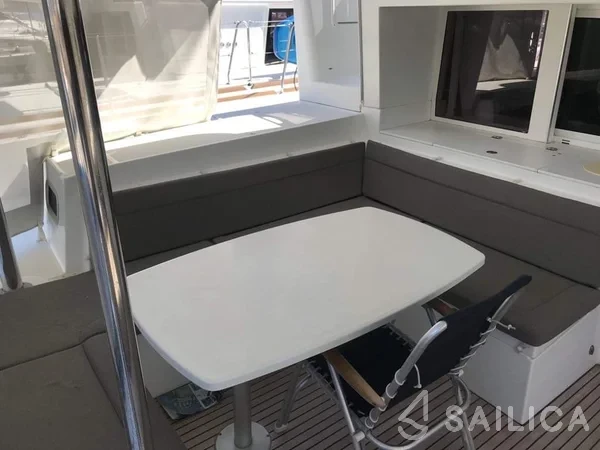 Lagoon 450  Flybridge - Yacht Charter Sailica