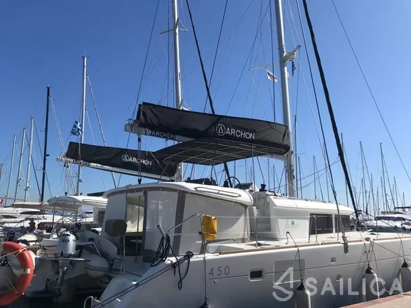 Lagoon 450  Flybridge - Yacht Charter Sailica