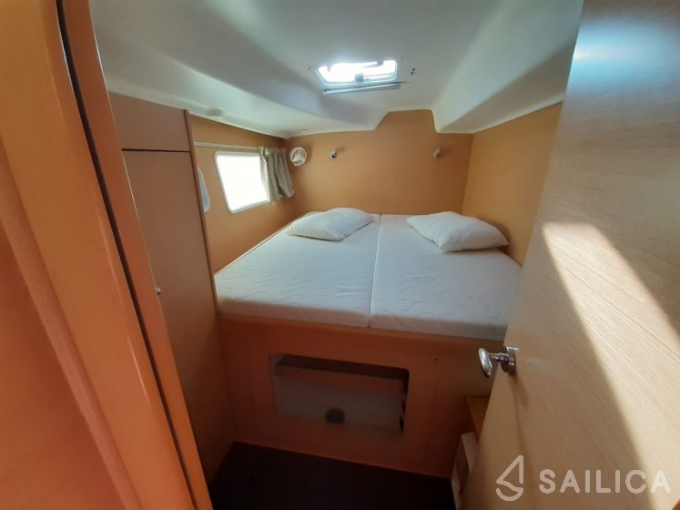 Lagoon 380 S2 - Yacht Charter Sailica