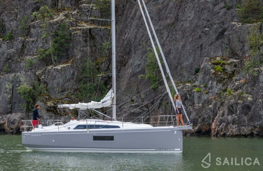 Oceanis 30.1 - Yacht Charter Sailica