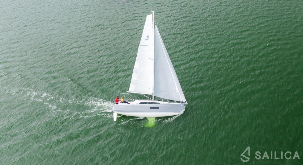 Oceanis 30.1 - Yacht Charter Sailica
