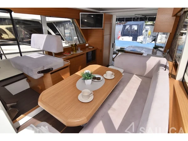 Greenline 39 - Yacht Charter Sailica