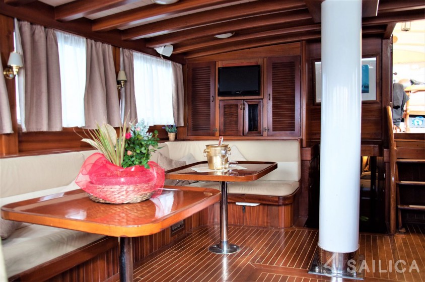Gulet - Yacht Charter Sailica
