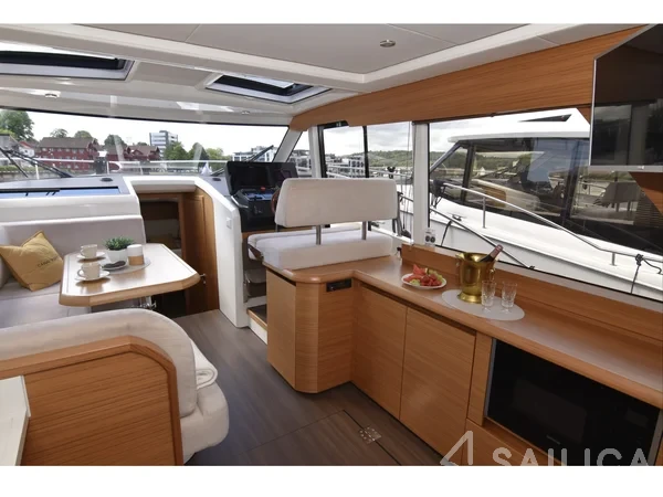 Greenline 39 - Yacht Charter Sailica