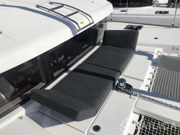 Lagoon 40 - Yacht Charter Sailica