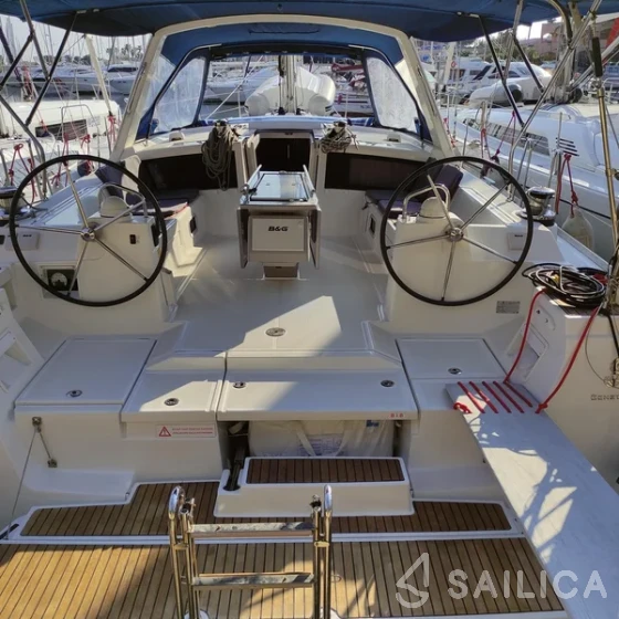Oceanis 48 - Yacht Charter Sailica
