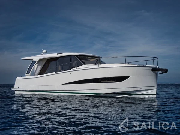 Greenline 39 - Yacht Charter Sailica