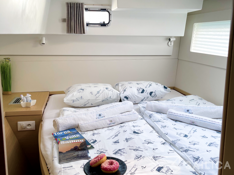 Lagoon 40 - Yacht Charter Sailica