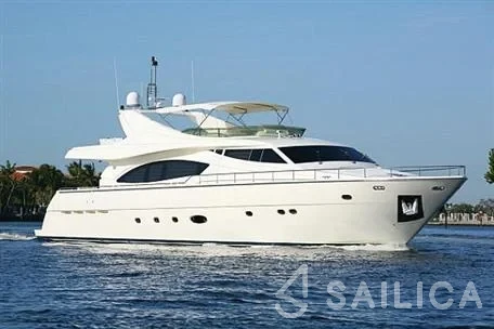 Ferretti 880 - Yacht Charter Sailica