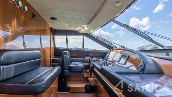 Ferretti 880 - Yacht Charter Sailica