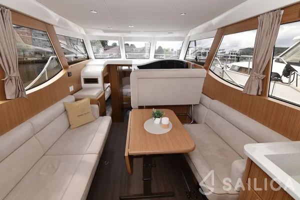 Greenline 33 - Yacht Charter Sailica