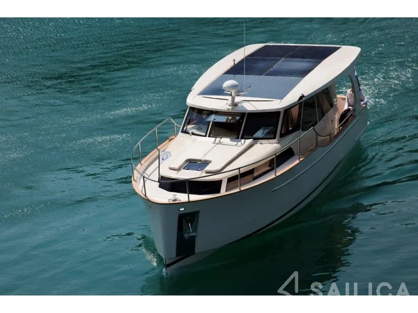 Greenline 33 - Yacht Charter Sailica