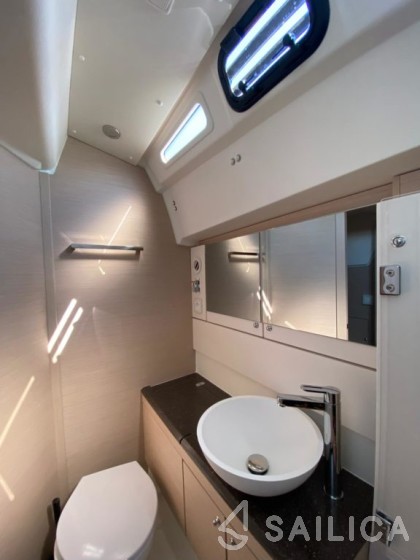 Jeanneau 54 - Yacht Charter Sailica