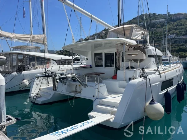 Lagoon 40 - Yacht Charter Sailica
