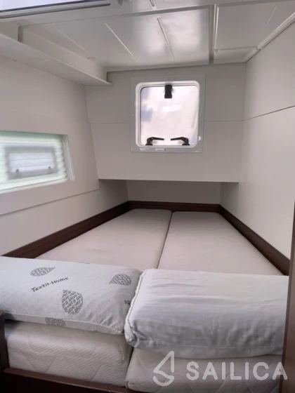 Lagoon 40 - Yacht Charter Sailica