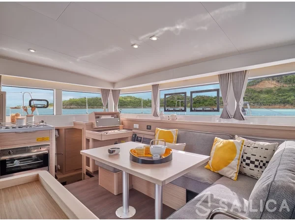 Lagoon 40 - Yacht Charter Sailica