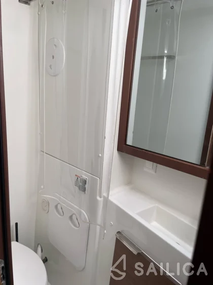 Lagoon 40 - Yacht Charter Sailica