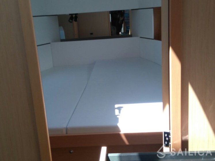 Oceanis 38 - Yacht Charter Sailica