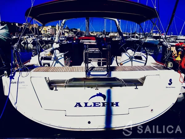 Oceanis 45 - Yacht Charter Sailica