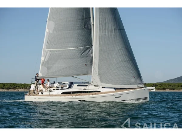 X 4-3 - Yacht Charter Sailica