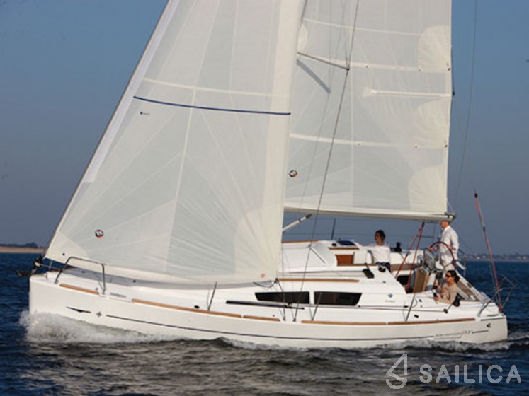 Sun Odyssey 33i - Yacht Charter Sailica